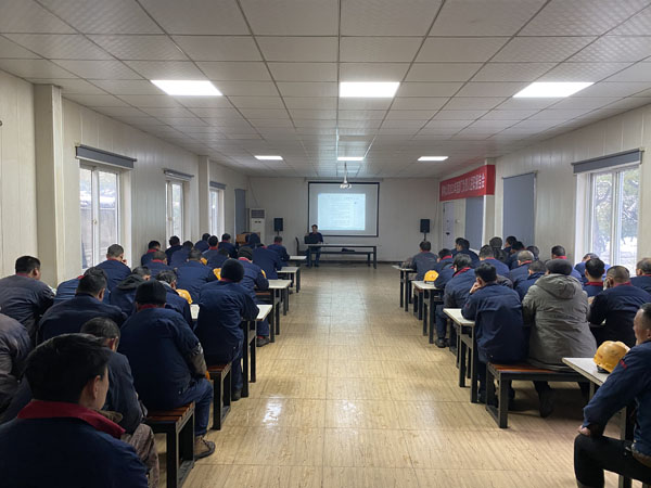 鋼構(gòu)公司開展節(jié)后復(fù)工安全教育培訓(xùn)  鋼構(gòu)公司開展節(jié)后復(fù)工安全教育培訓(xùn)