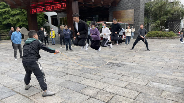 建材公司開(kāi)展“五四”青年節(jié)活動(dòng)  建材公司開(kāi)展“五四”青年節(jié)活動(dòng)